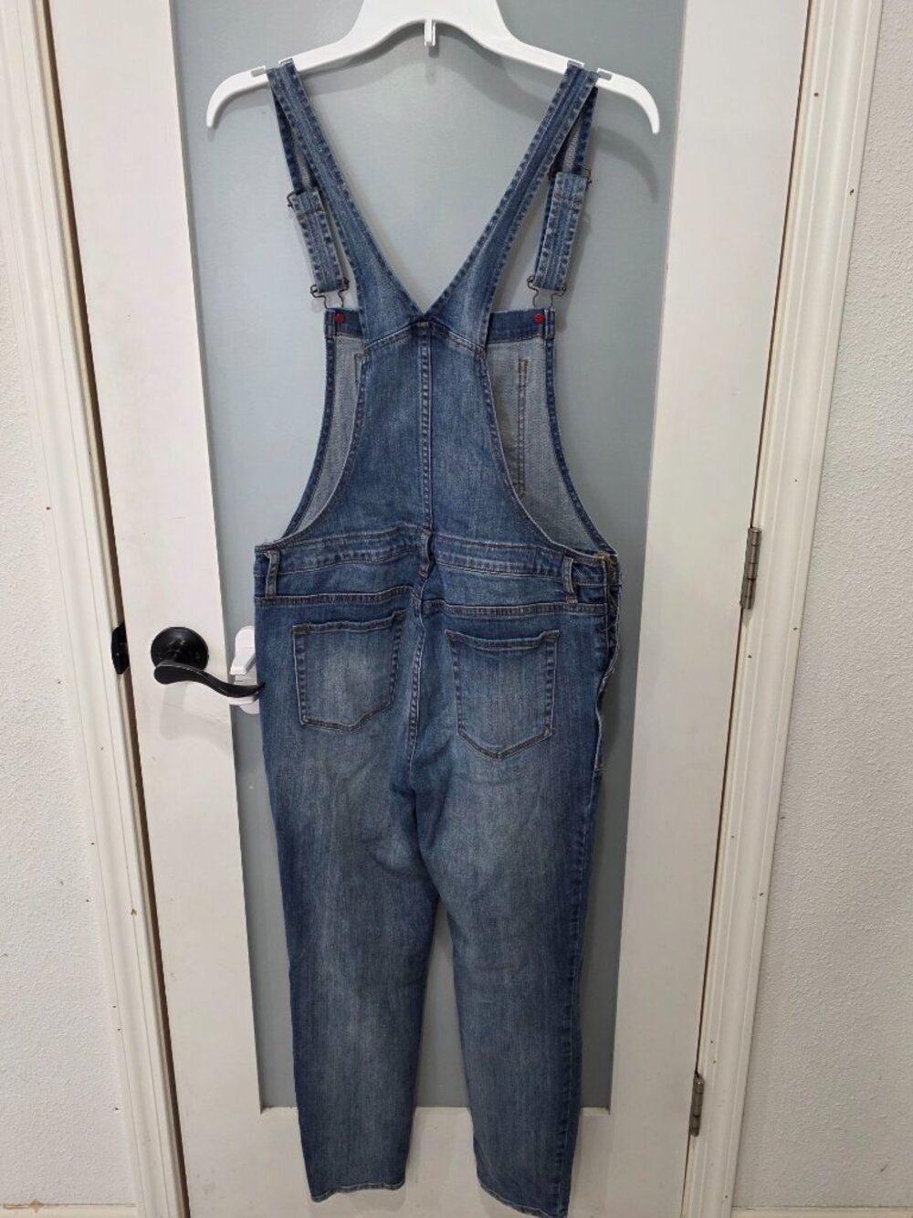 Bullhead Denim Overalls – Size M – Medium Wash Distressed Overall Jumpsuit - Picture 6 of 10